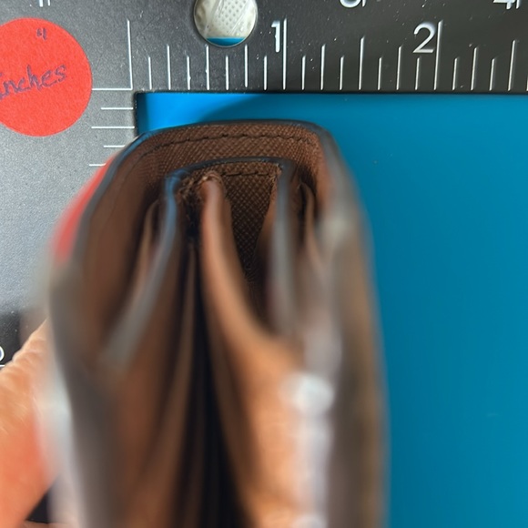 🖤NWOT💕MK snap closure tan leather wallet - Picture 15 of 16